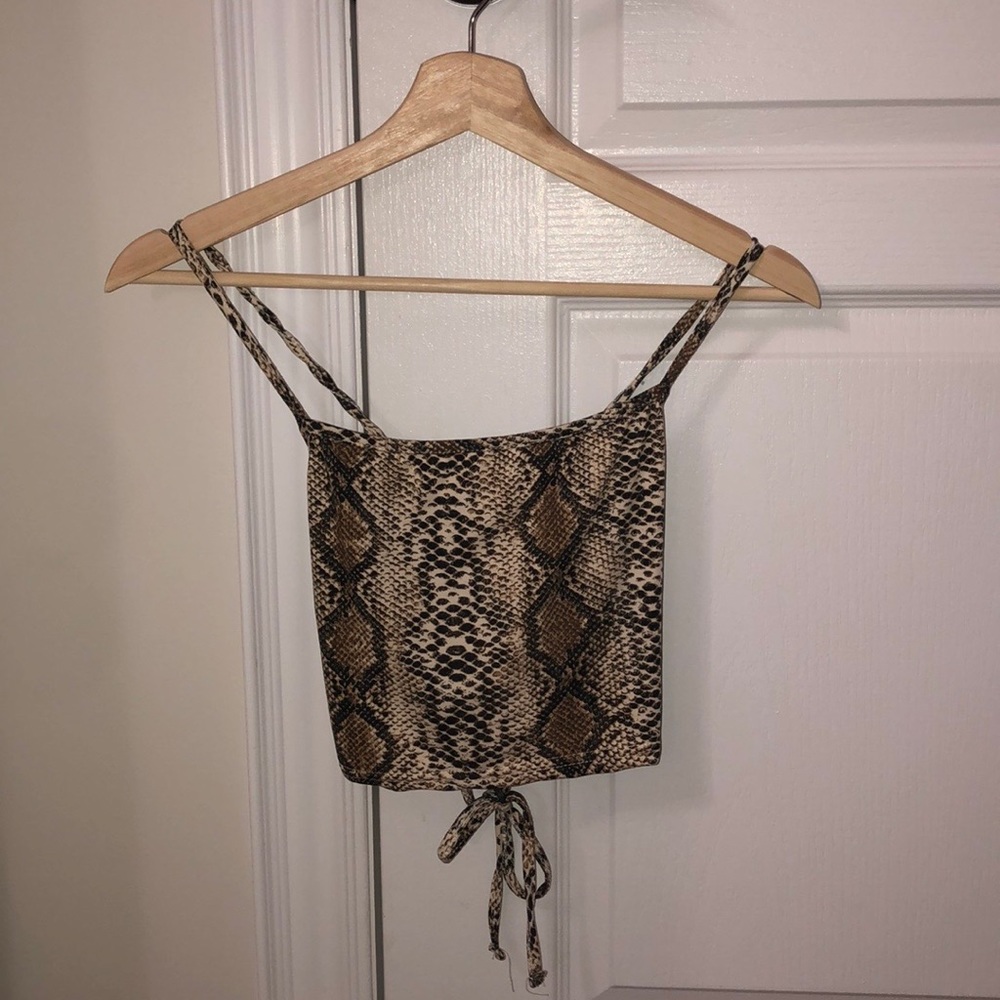 SHIEN SNAKE SKIN TOP W CRISSCROSSED BACK